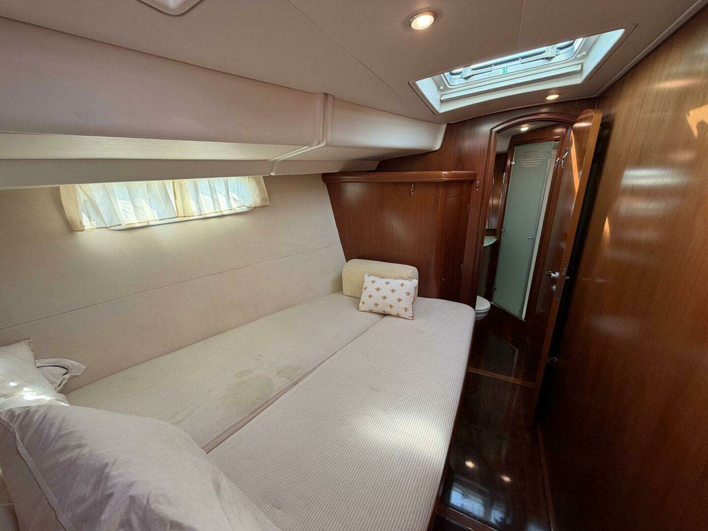 2004 Beneteau 57 Center Cockpit - Image 65