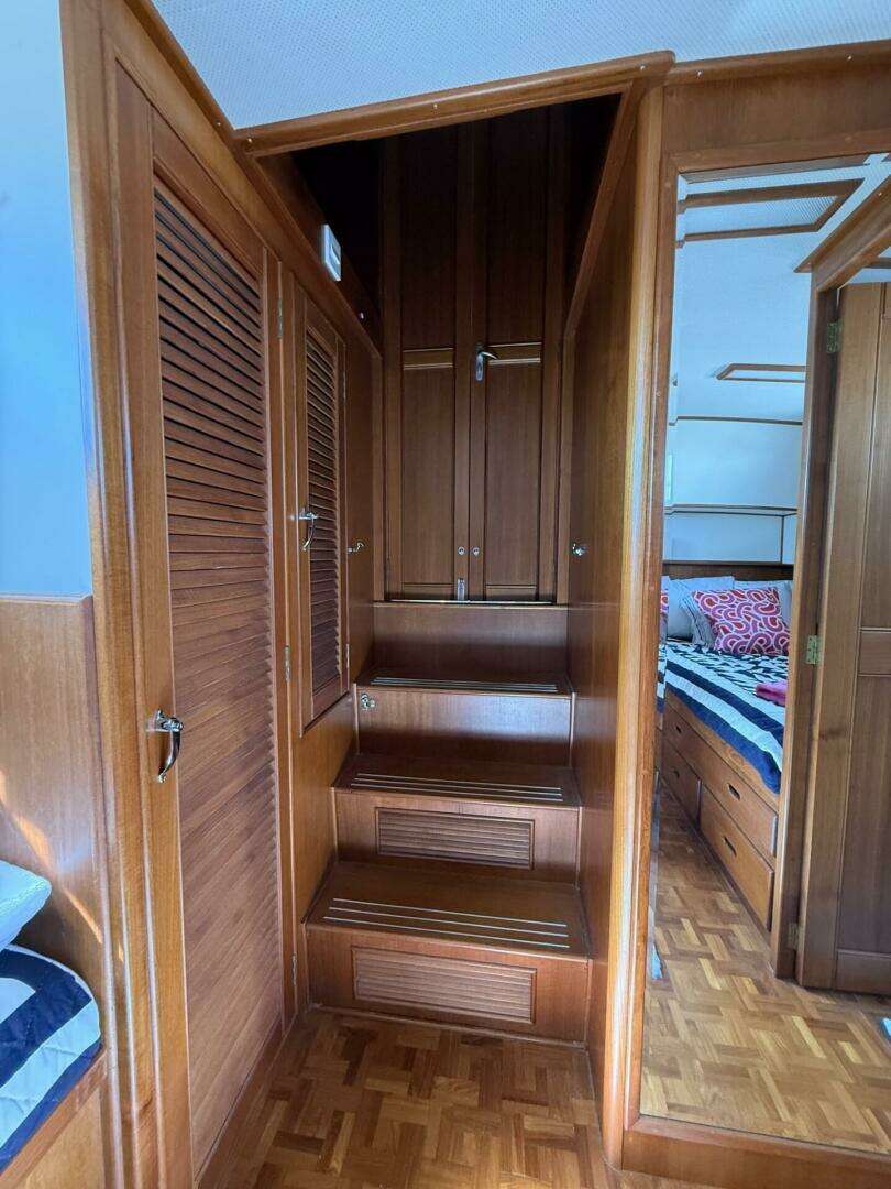 1999 Grand Banks 42 Classic - Image 55