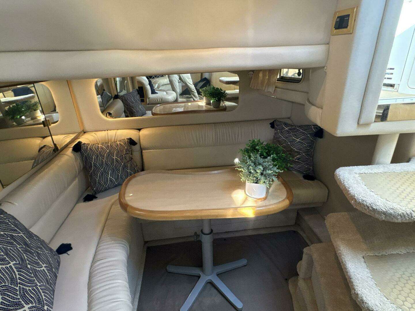 1999 Sea Ray 380 Sundancer - Image 19