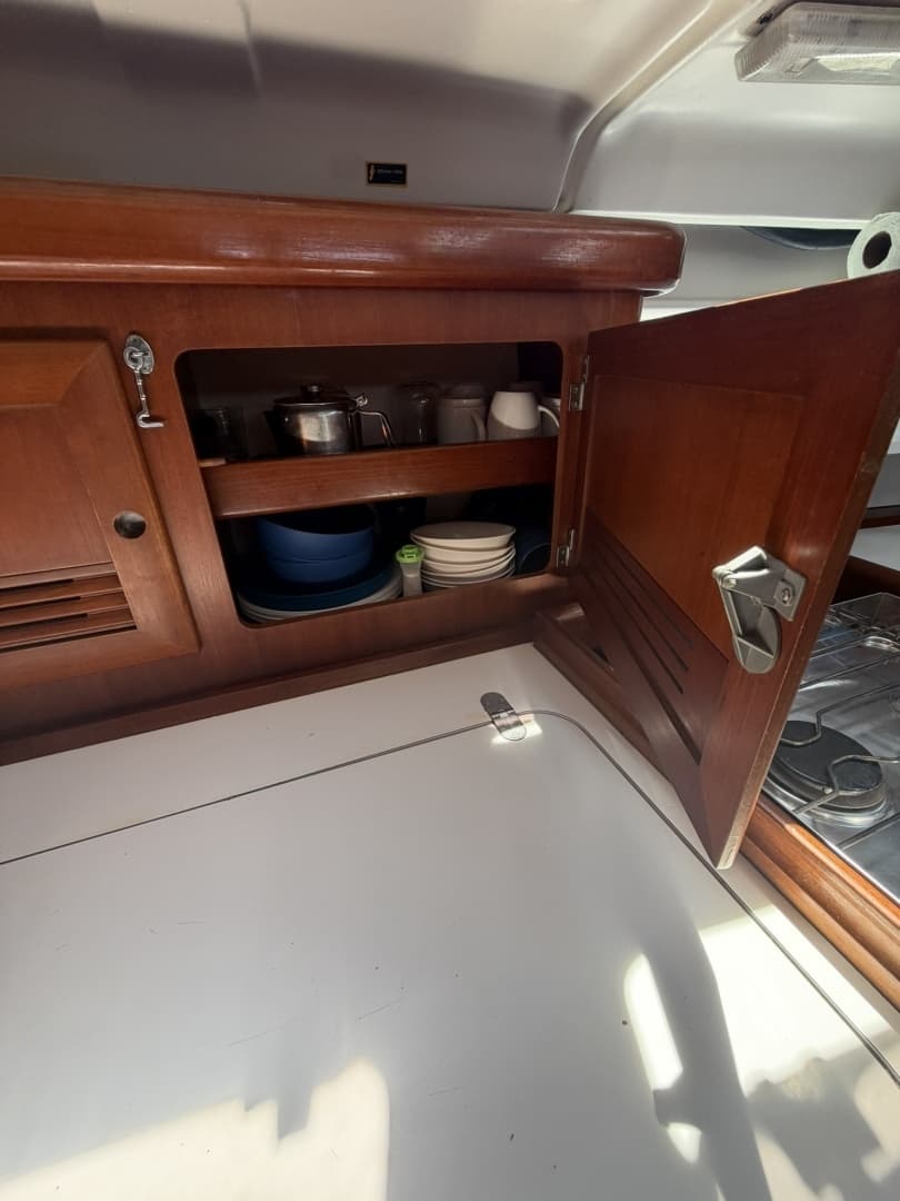 2006 Beneteau 423 - Image 105