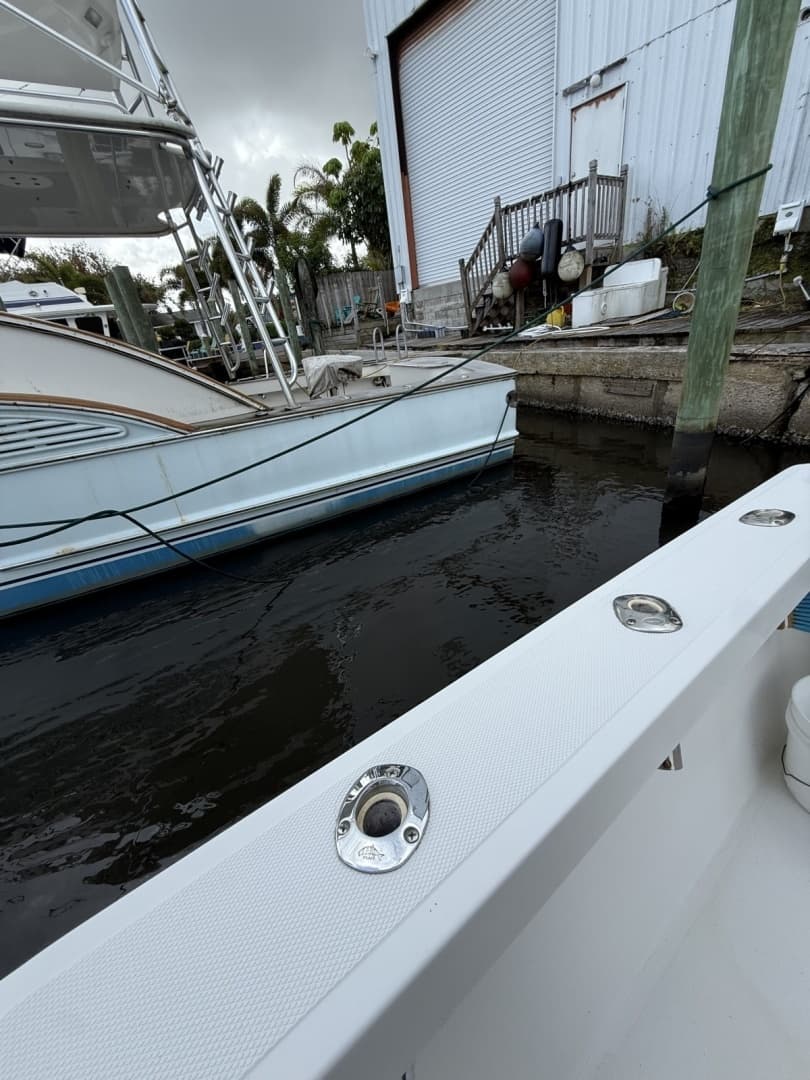 2000 Luhrs — - Image 22