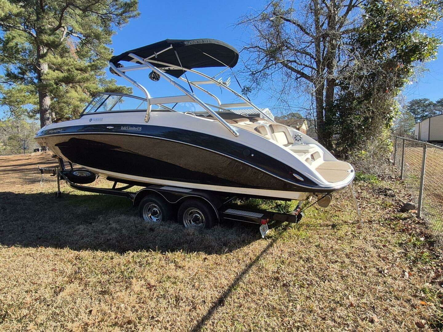 2011 Yamaha Boats 242 Limited S - Image 64