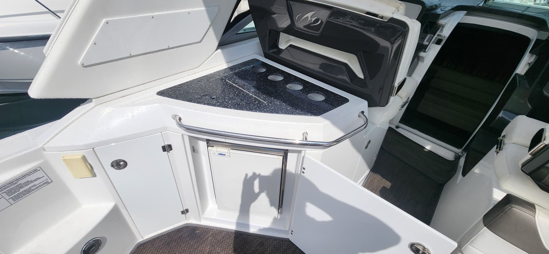 2015 Monterey 335 Sport Yacht - Image 7