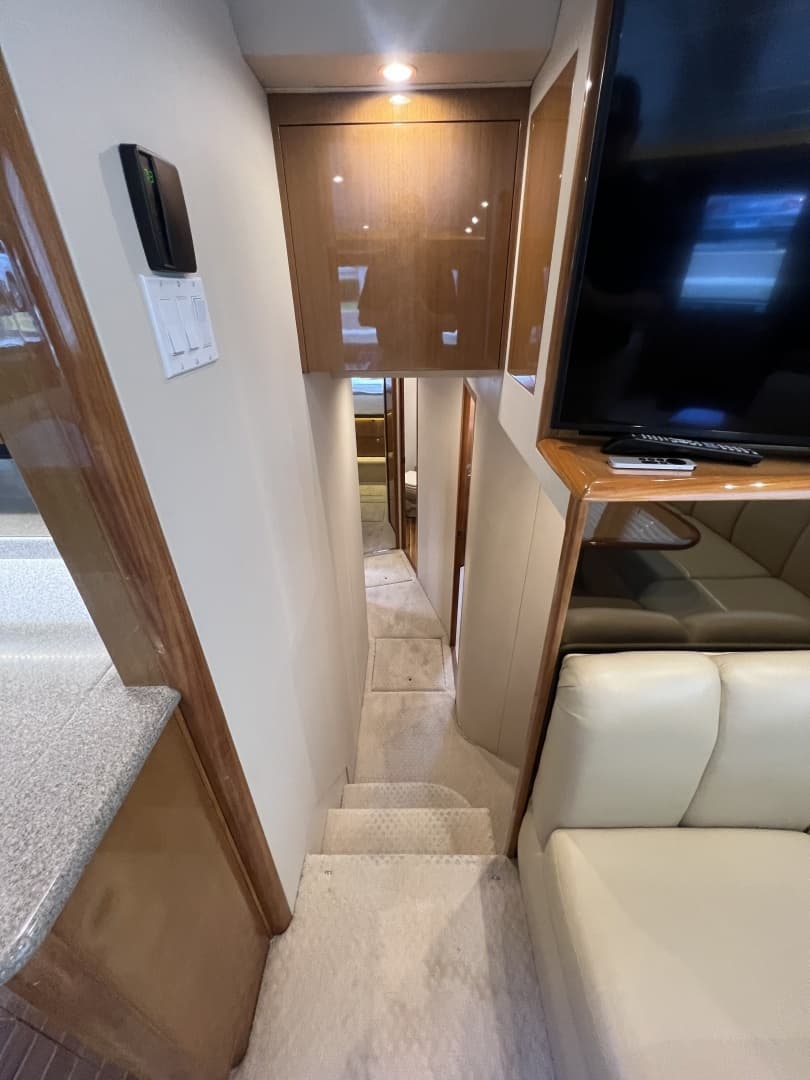 2003 Viking 52 Convertible - Image 27