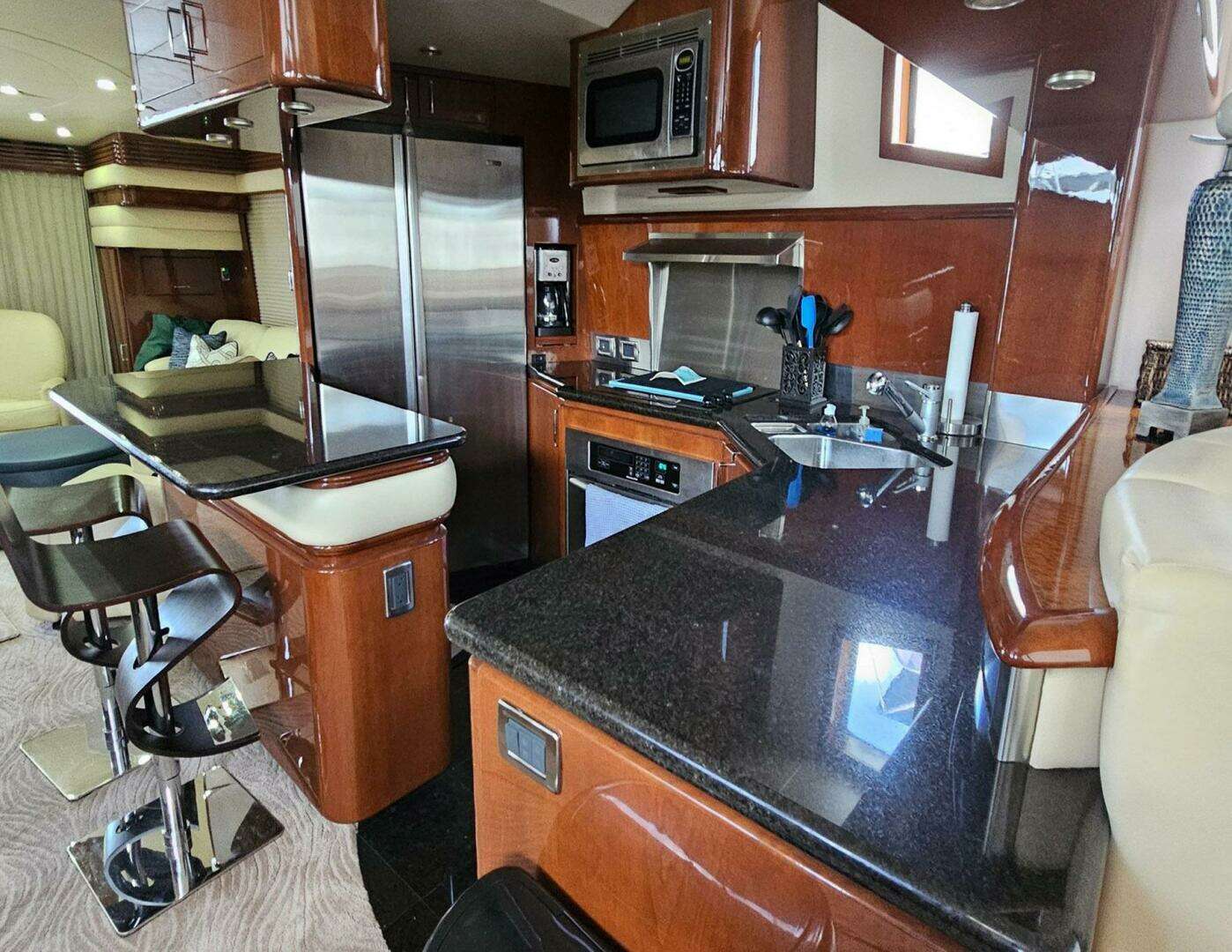 2006 Marquis 65 - Image 15