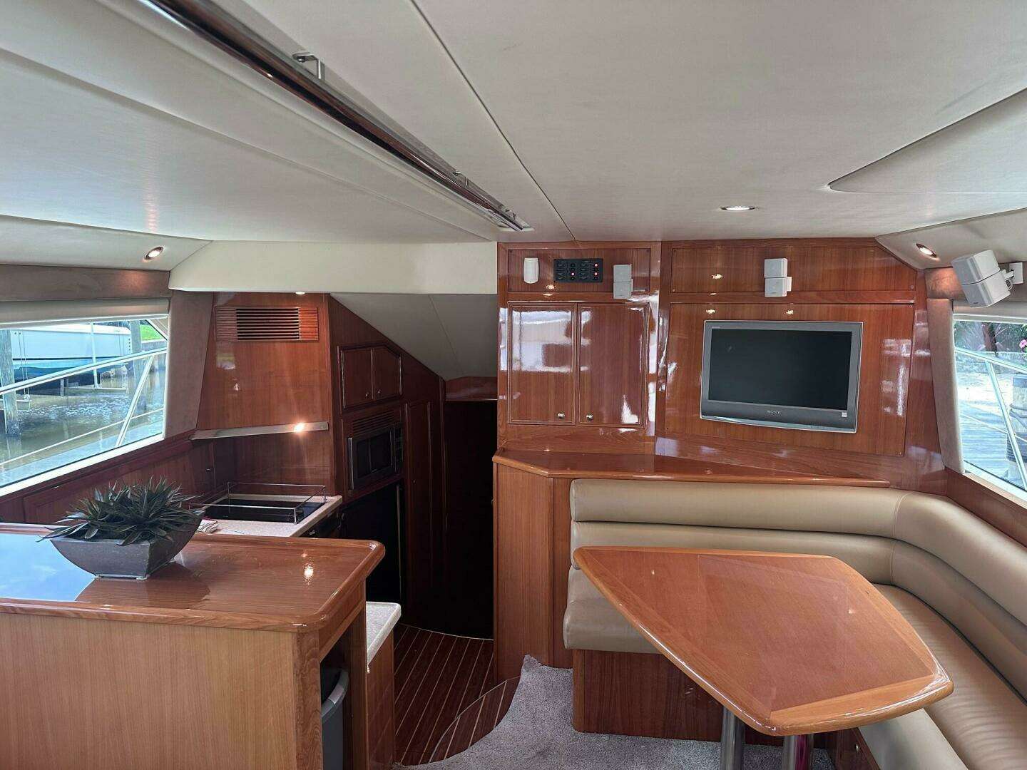 2008 Riviera 51 Convertible - Image 15