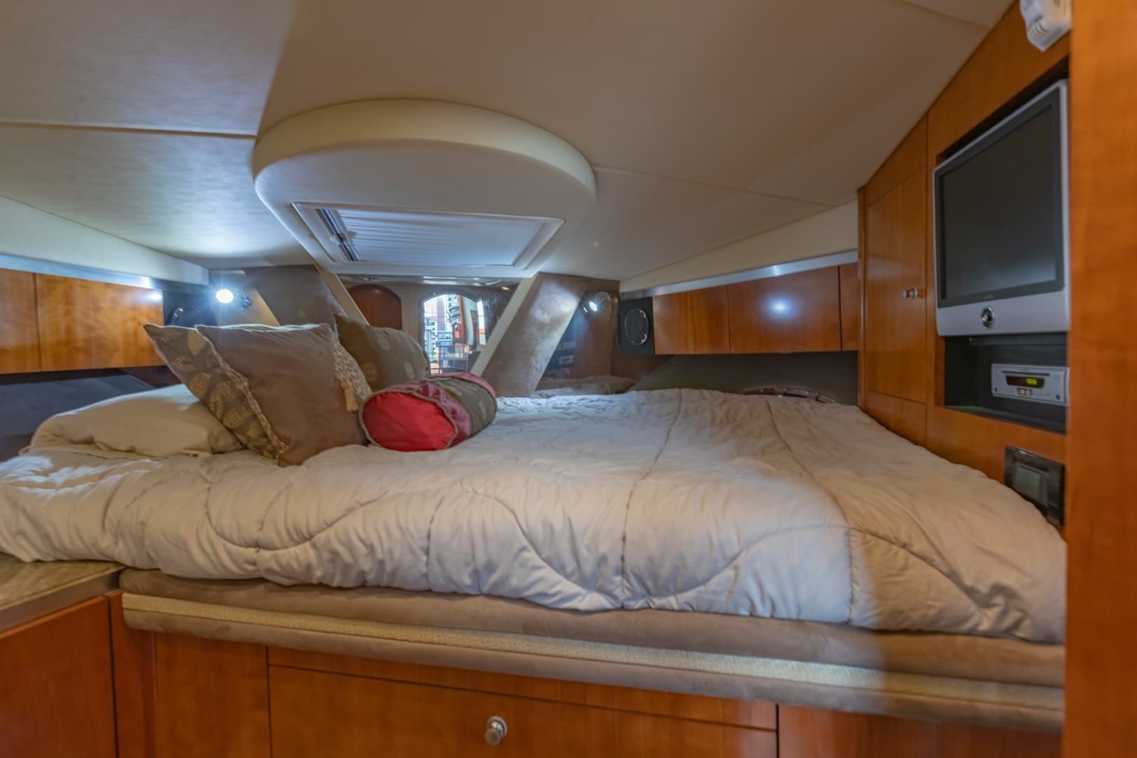 2008 Cruisers Yachts 460 Express - Image 21