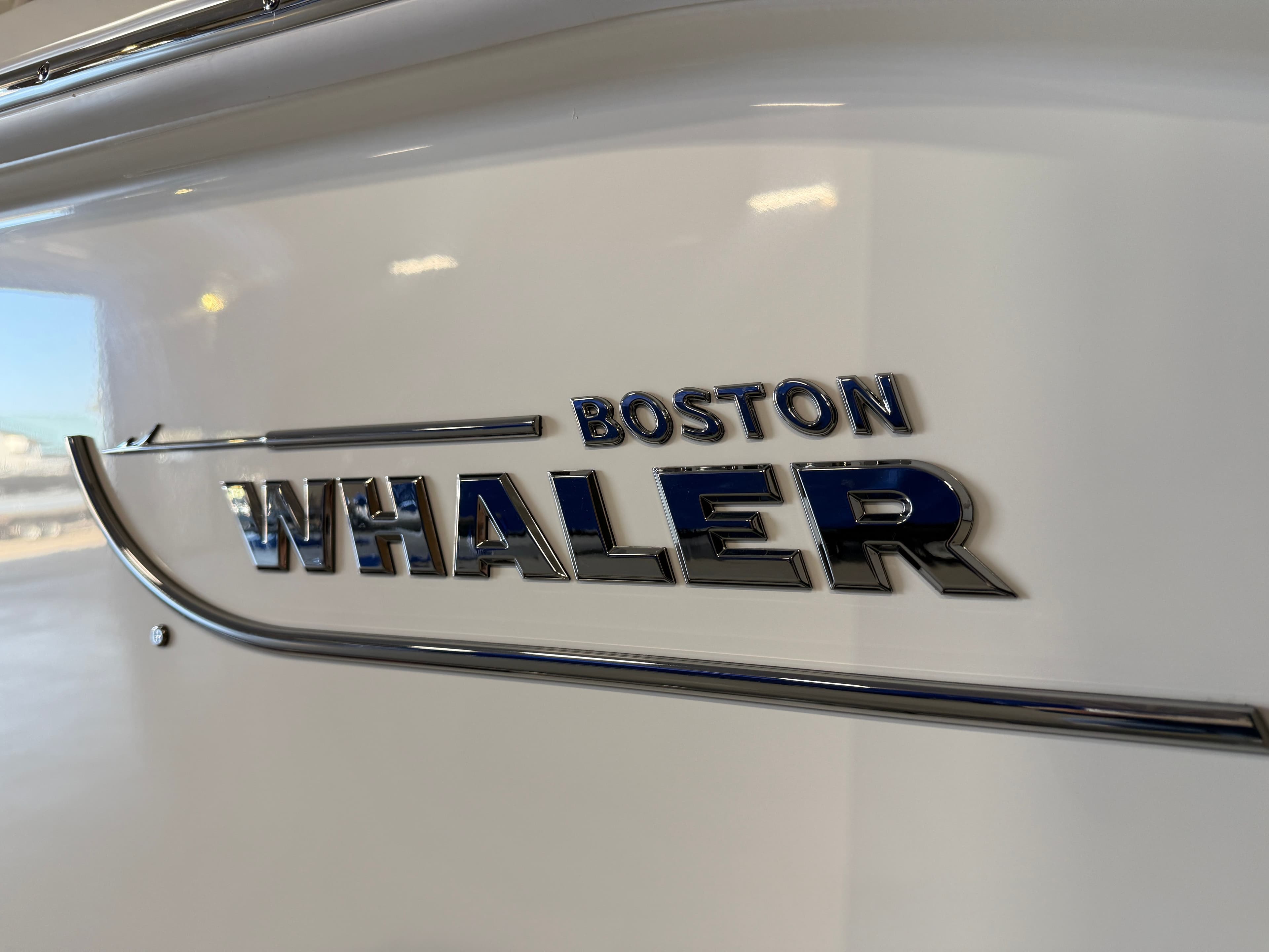 2026 Boston Whaler 250 Dauntless - 12