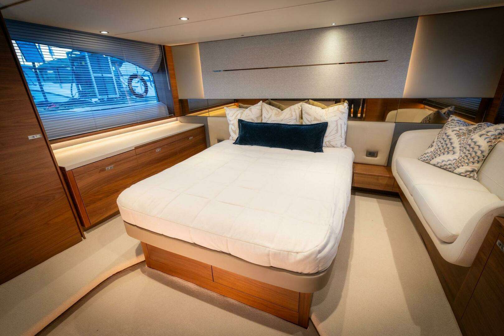 2026 Princess V55 - Image 14