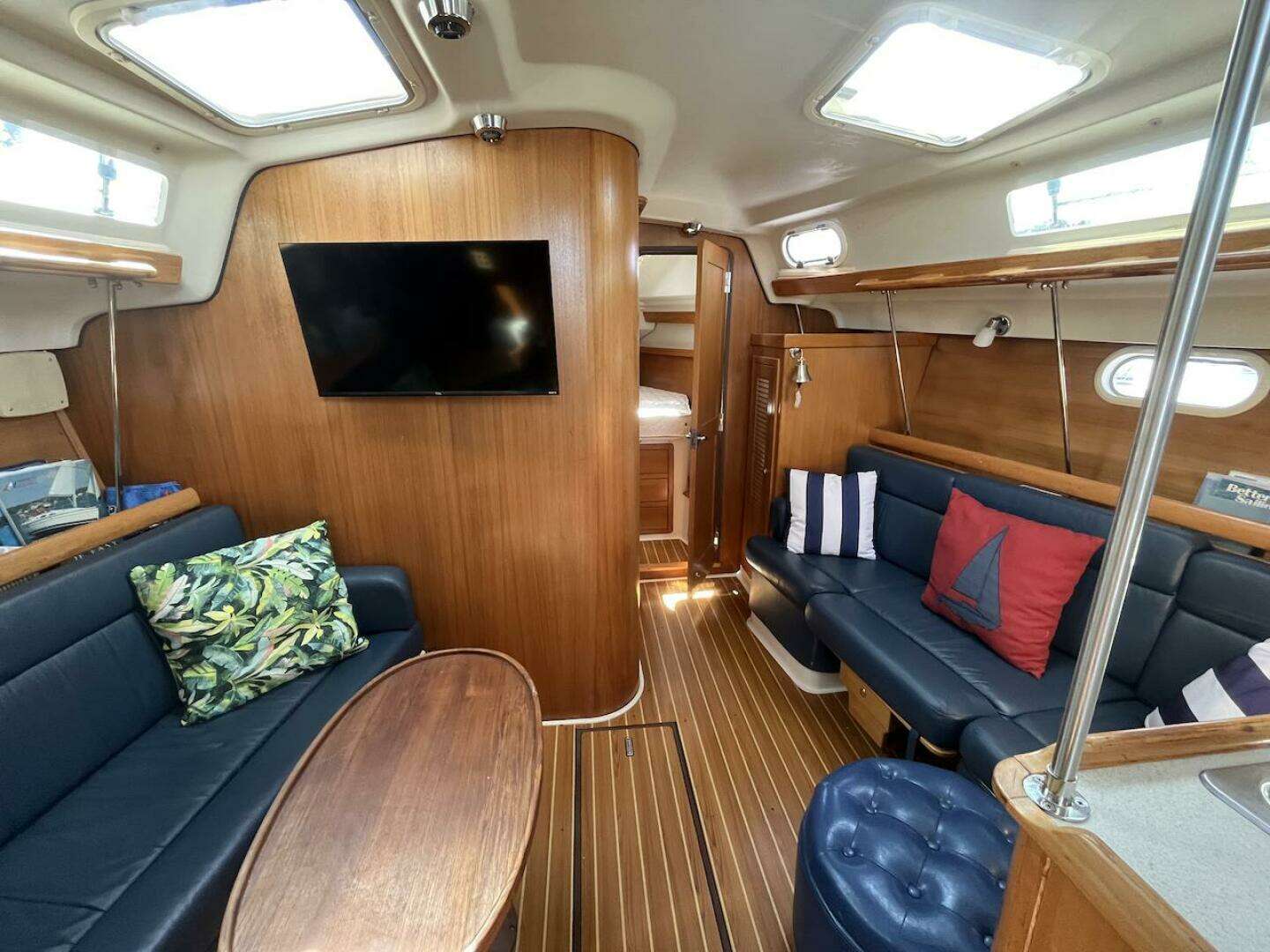 2003 Catalina 350 - Image 18