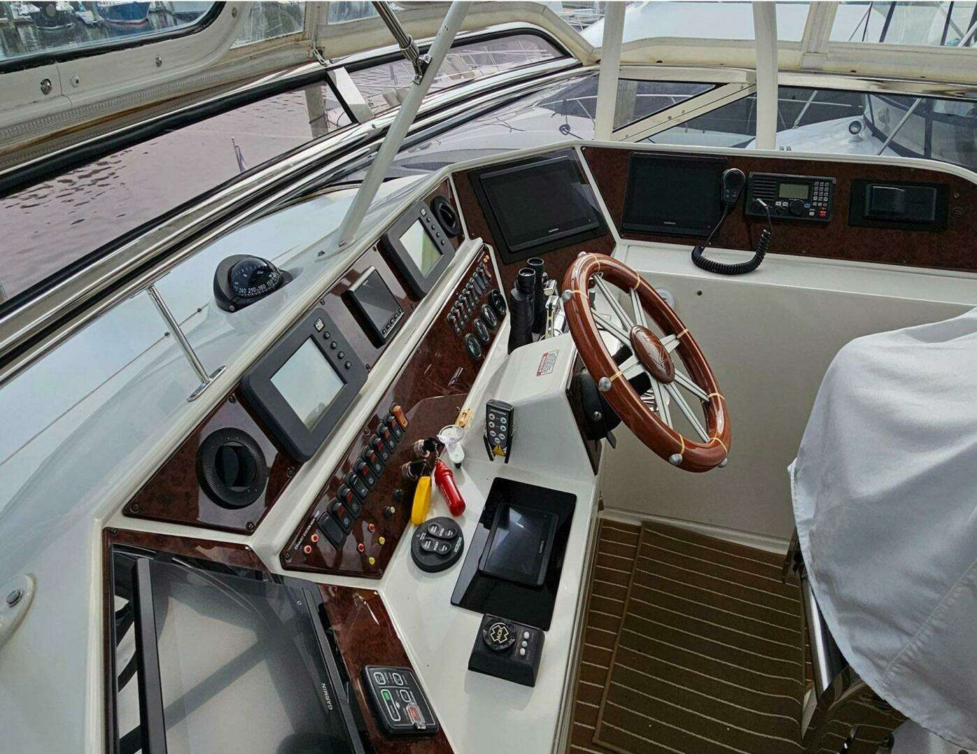 2006 Marquis 65 - Image 43