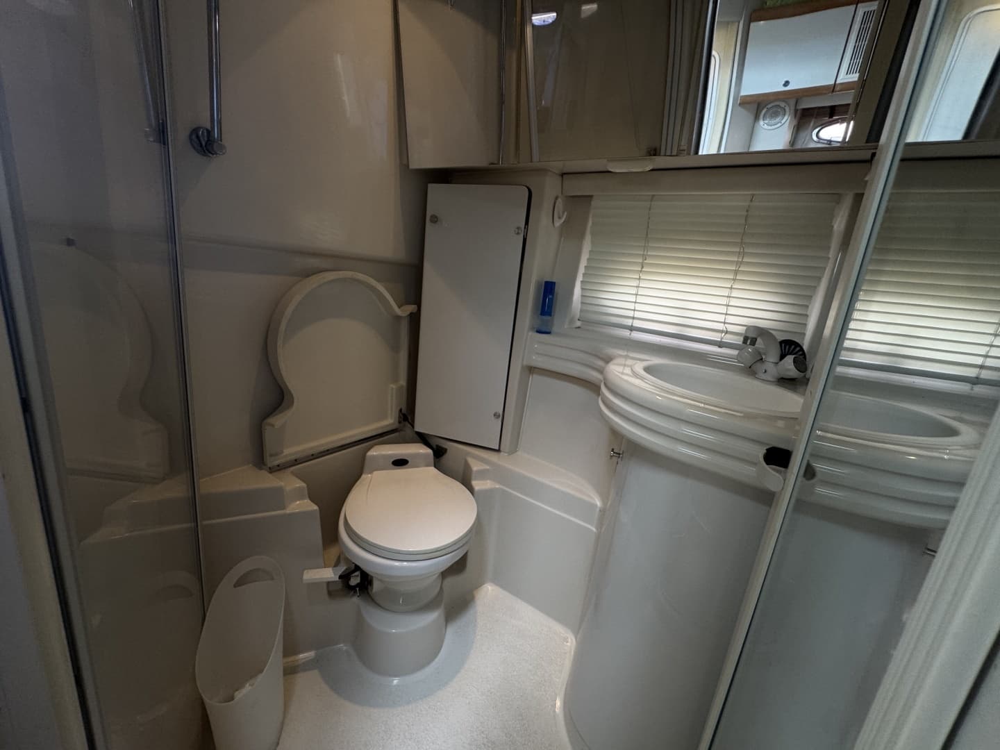 1995 Trojan 350 Express - Image 26