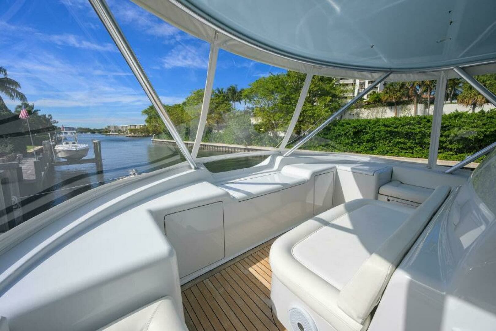 2008 Viking 60 Convertible - Image 23