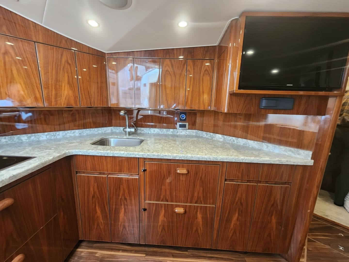 2018 Viking 48 Sport Tower - Image 19