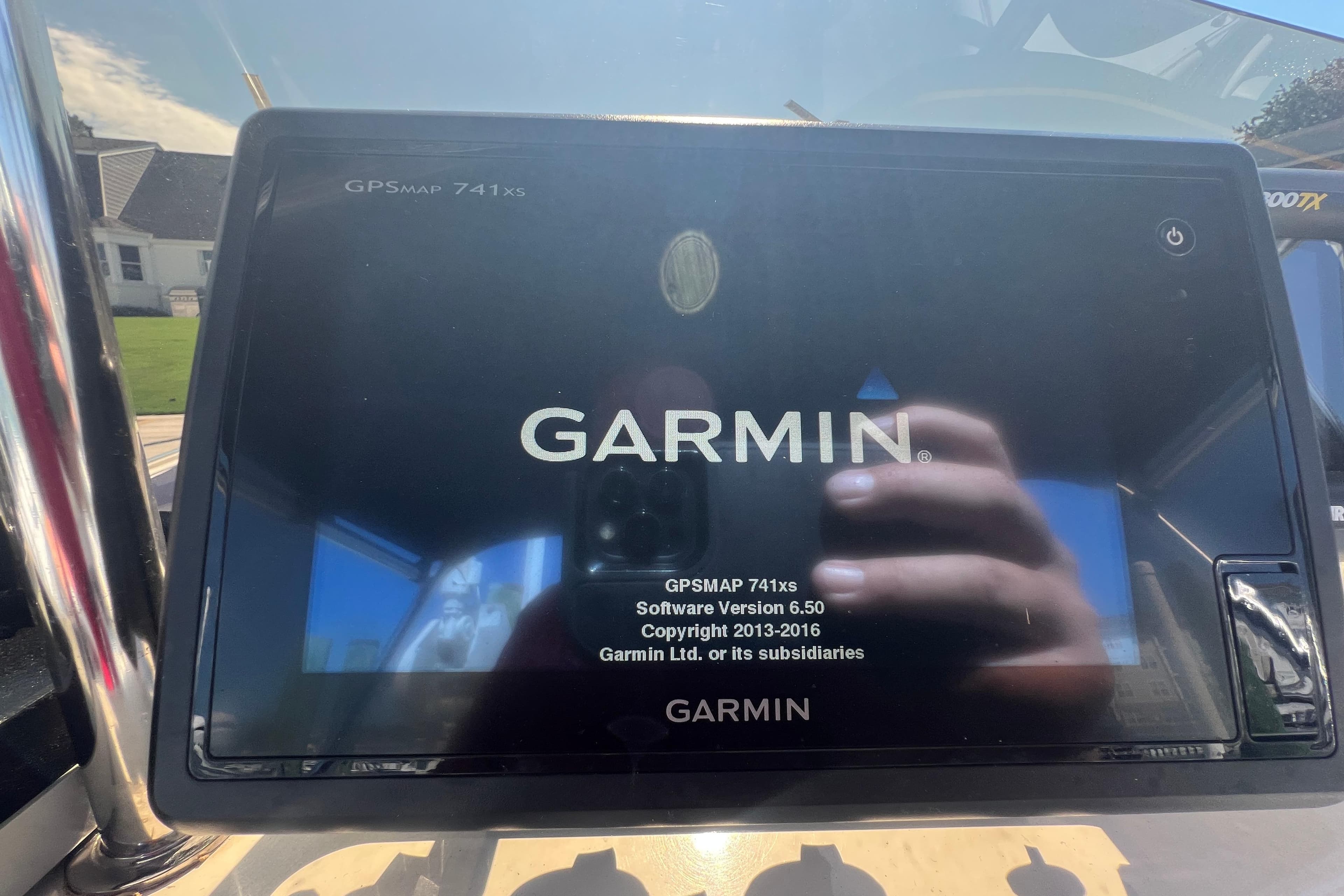 Garmin GPSMAP 741xs display on 1999 Wellcraft 302 Scarab Sport boat.