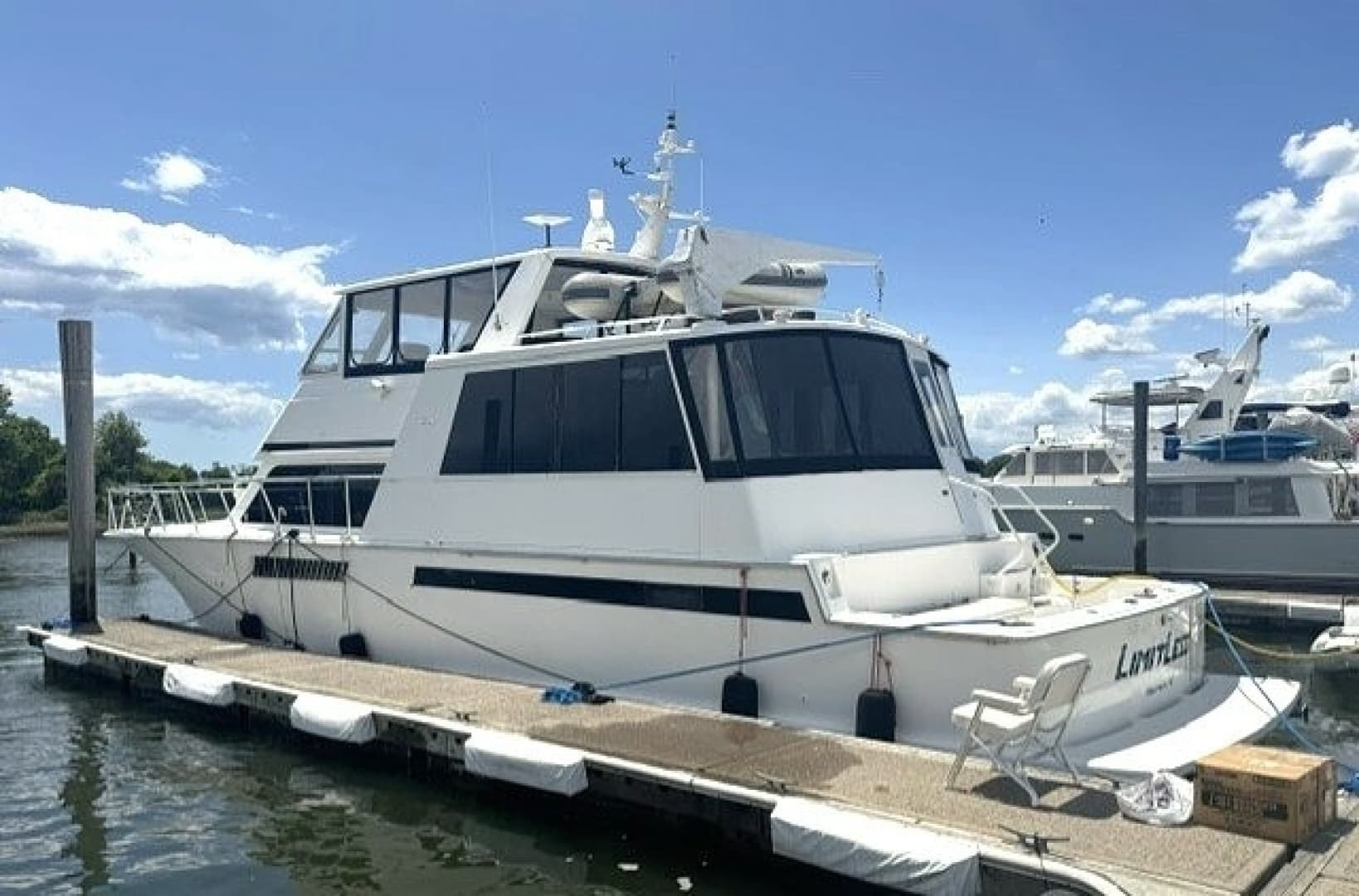 1998 Viking Motor Yacht - Image 3
