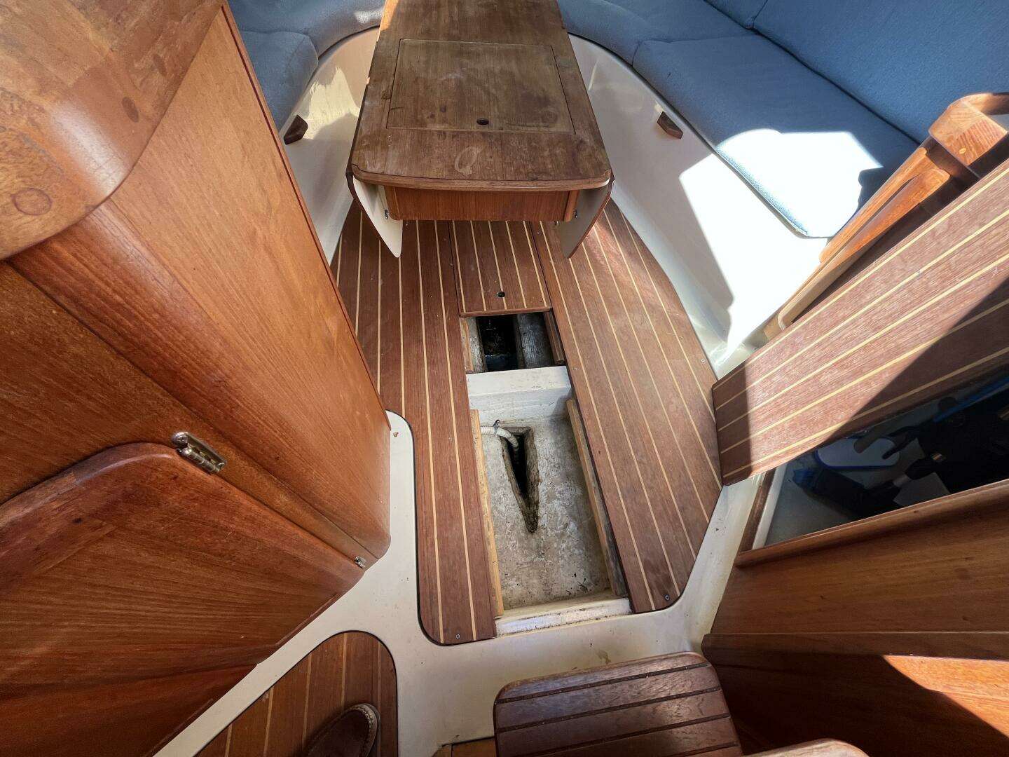 1994 Hunter 29.5 - Image 32