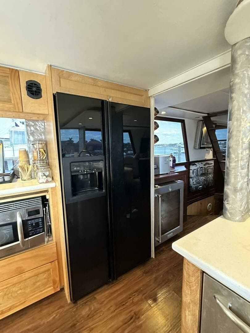 1988 Viking Motor Yacht - Image 78