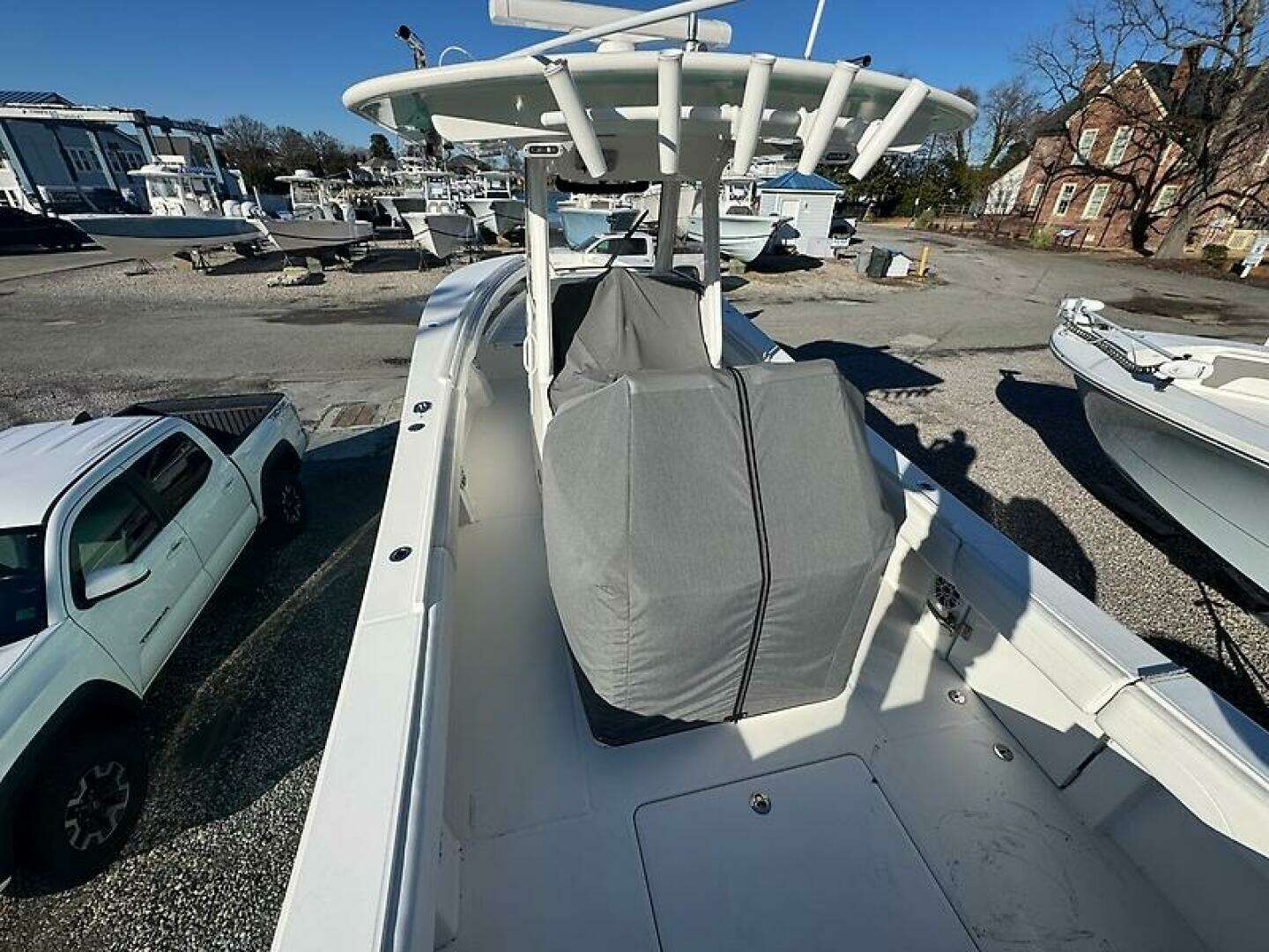2022 Regulator 31 FS - Image 15