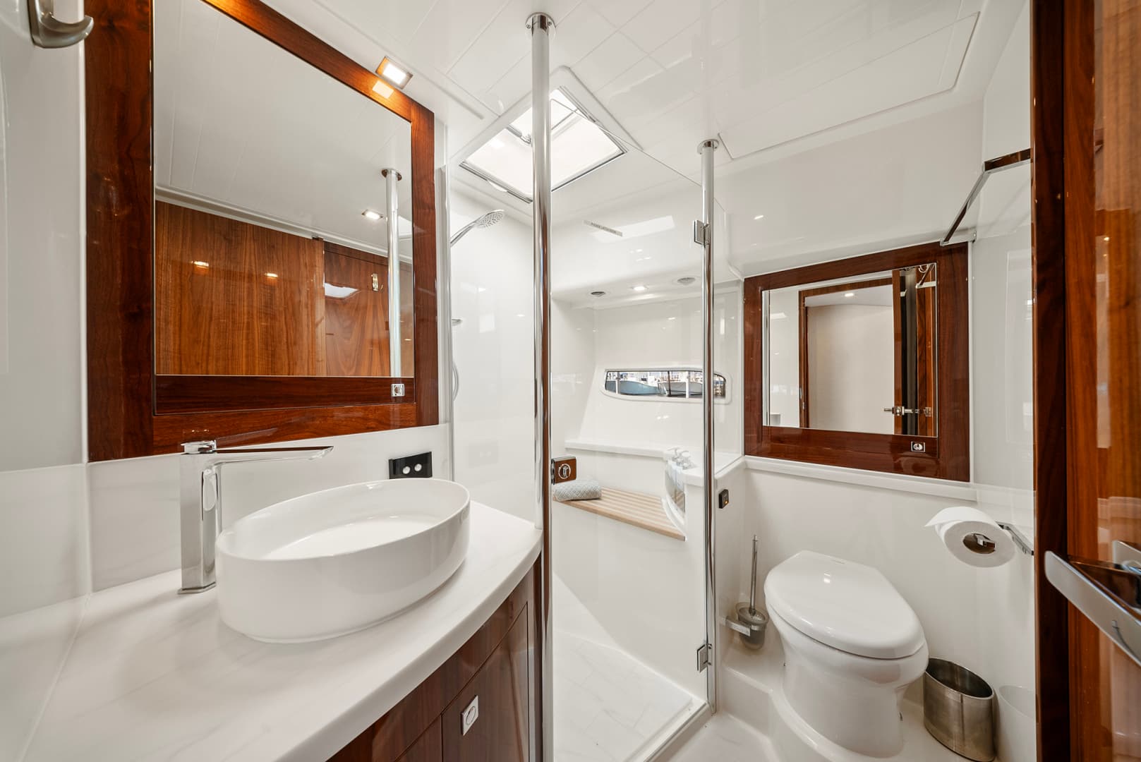2024 Riviera 6000 SPORT YACHT - Image 74