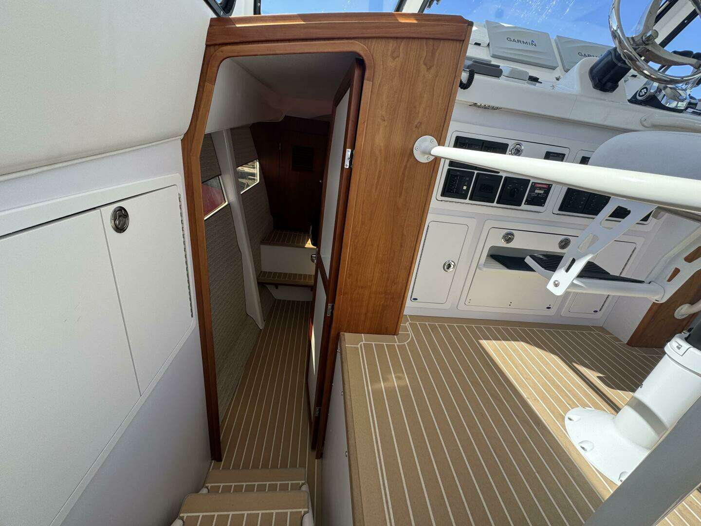 2020 Cape Power Cats 3500 PH - Image 25