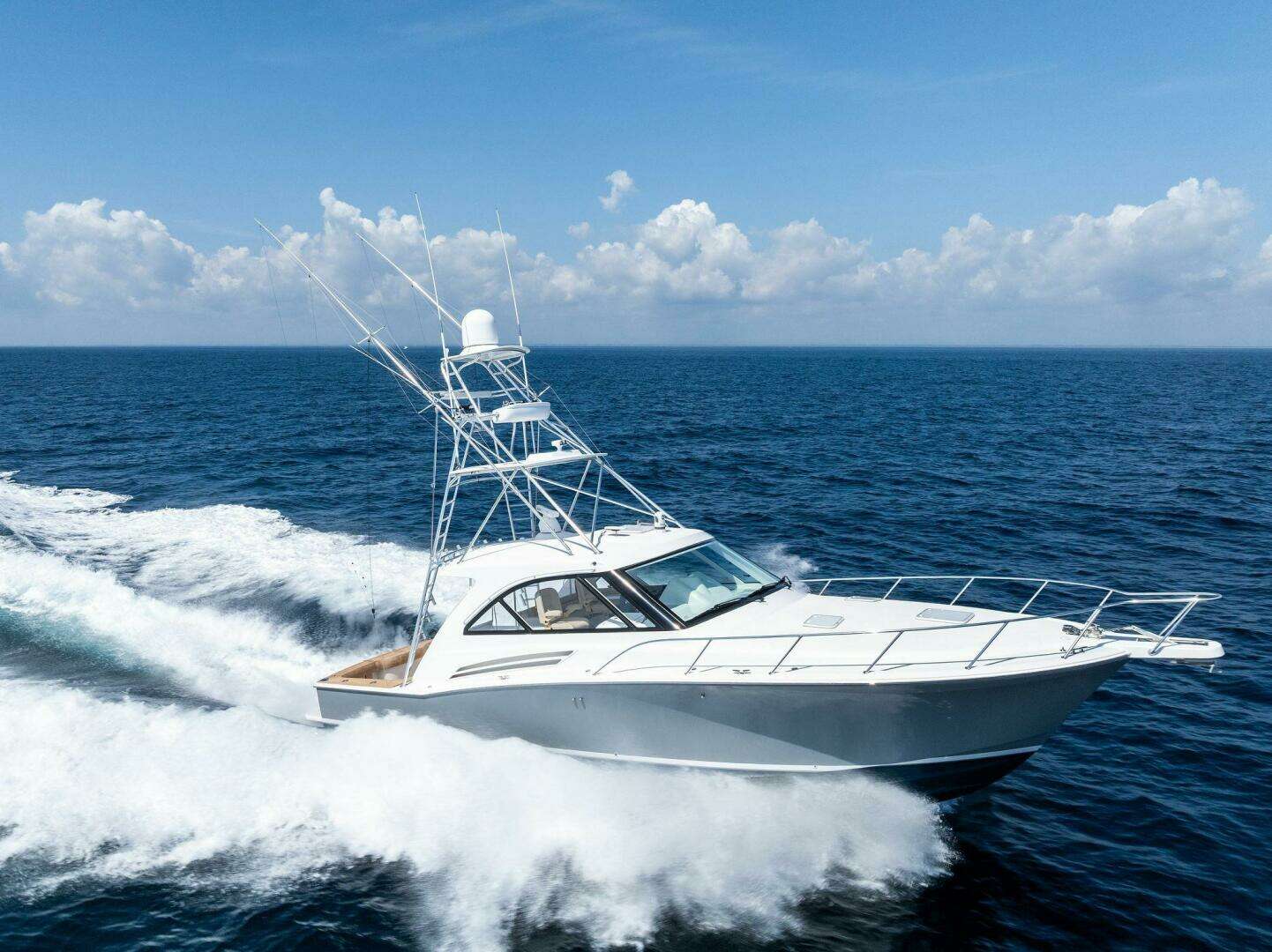 2016 Hatteras — - Image 23