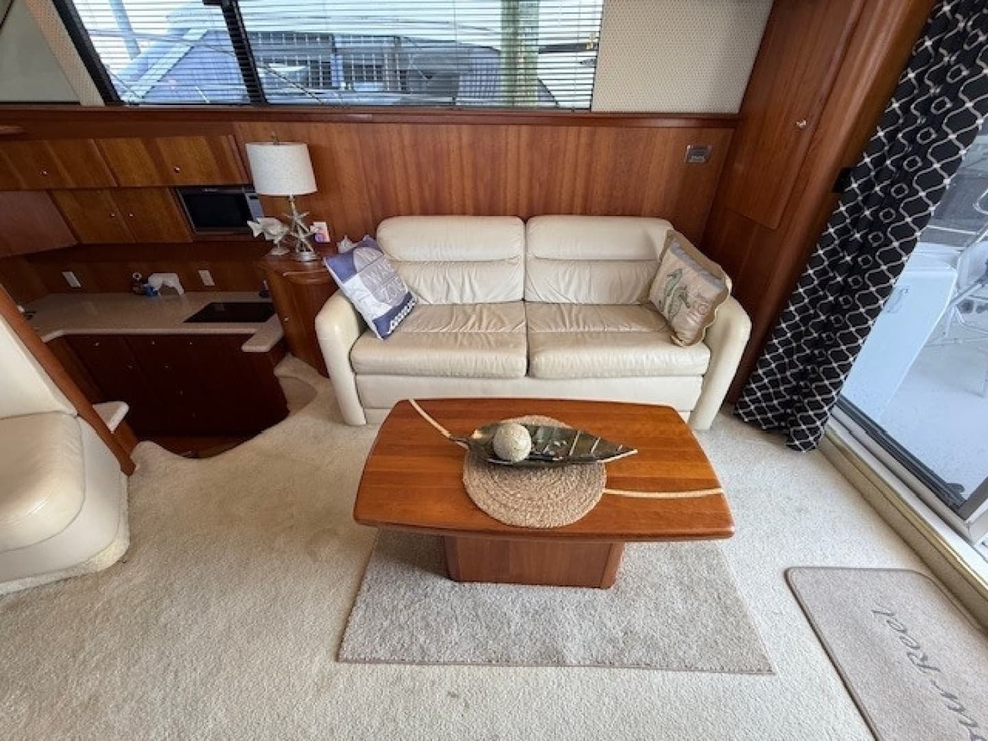 2001 Silverton 42 Convertible - Image 22