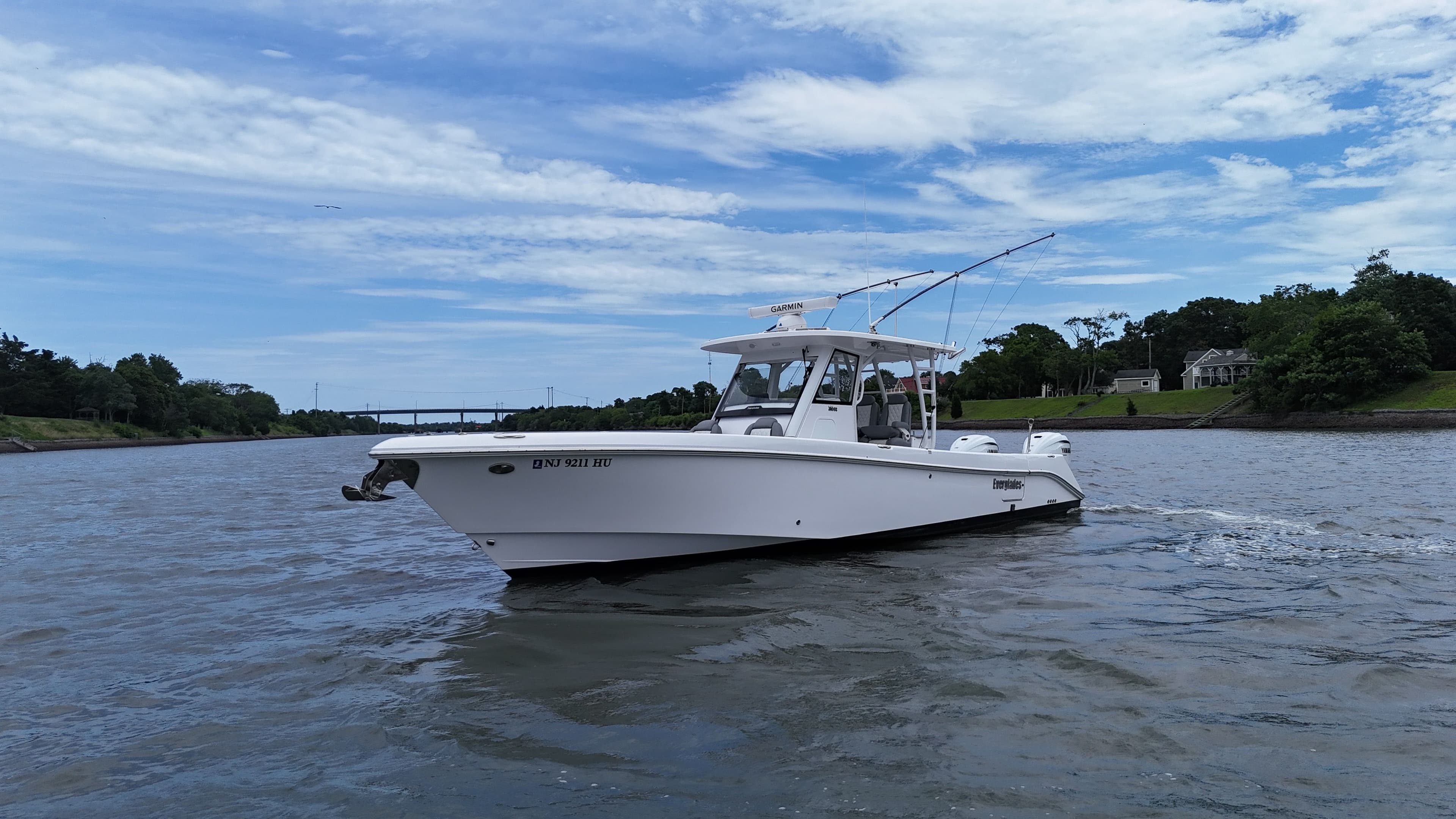2022 EVERGLADES 365 CC - Image 3