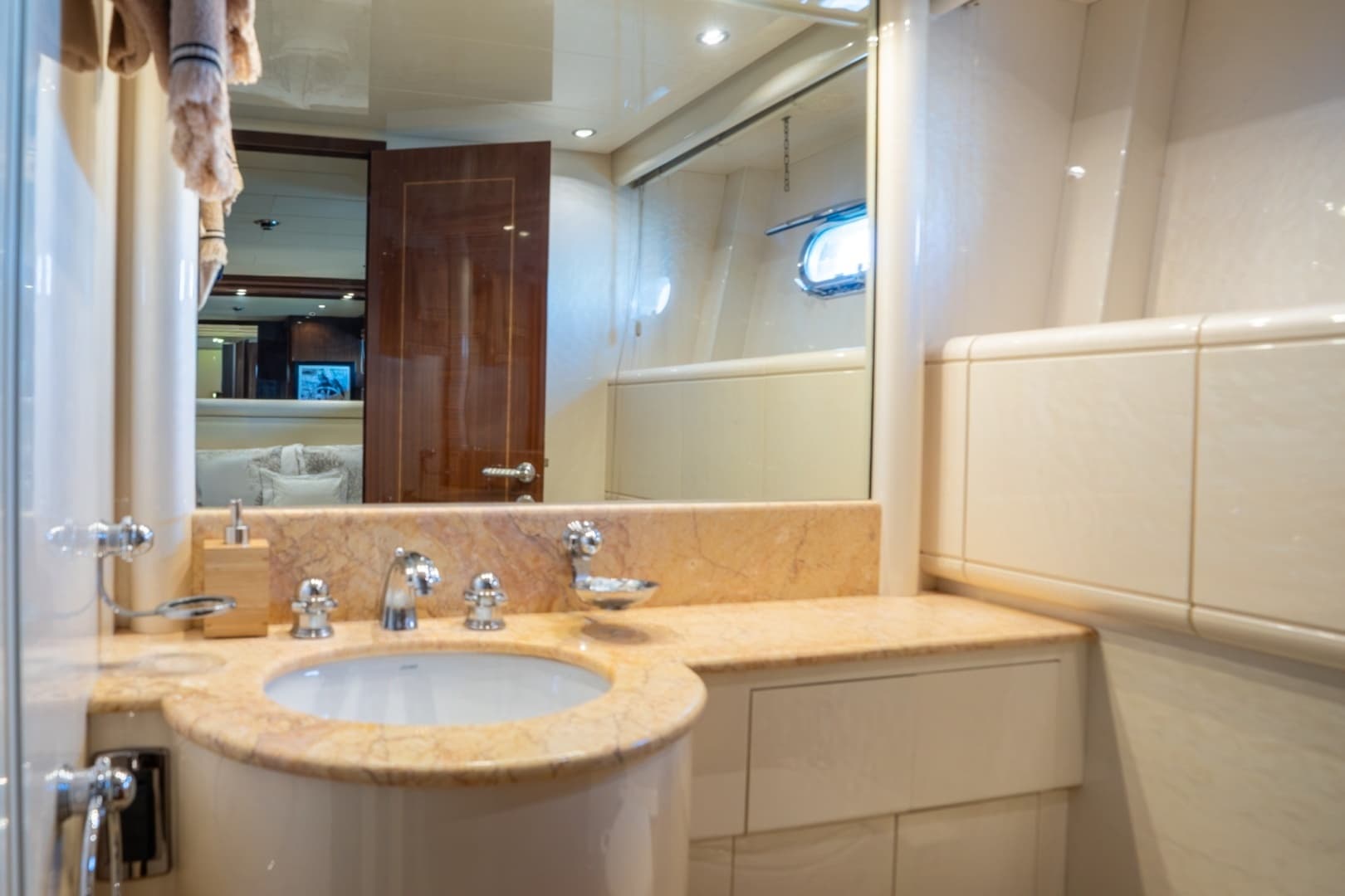 2004 Mangusta 72 - Image 34
