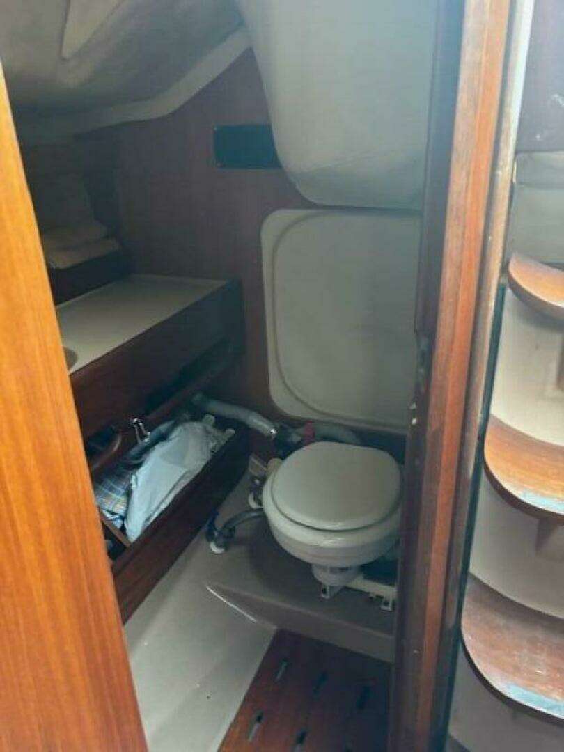 1984 Beneteau — - Image 29