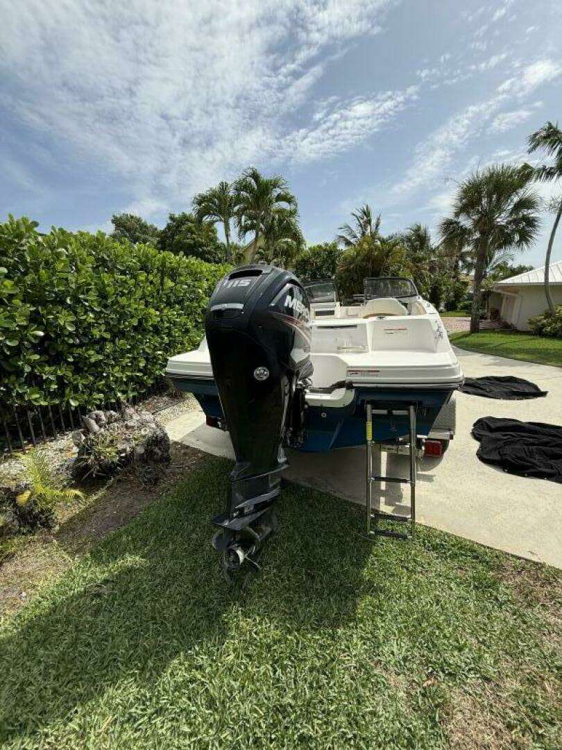 2019 Bayliner VR4 - Image 3