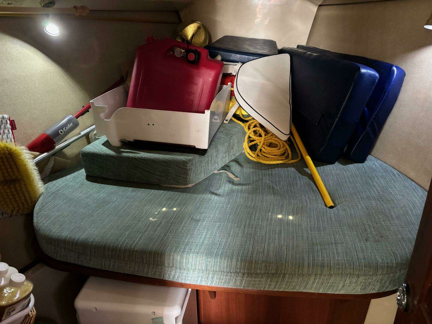 1996 Hunter 37.5 - Image 33