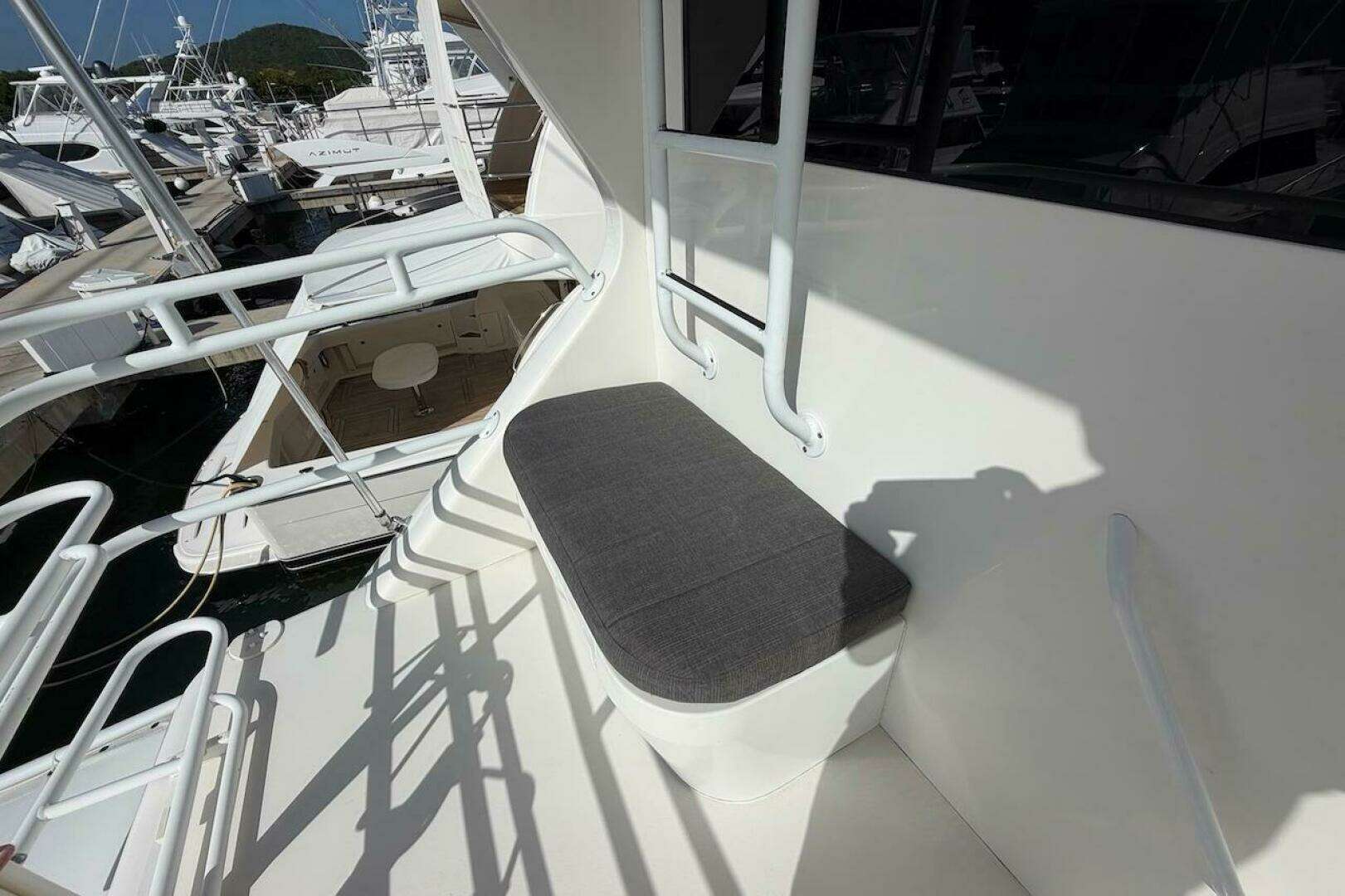 1999 Viking 58 Convertible - Image 38