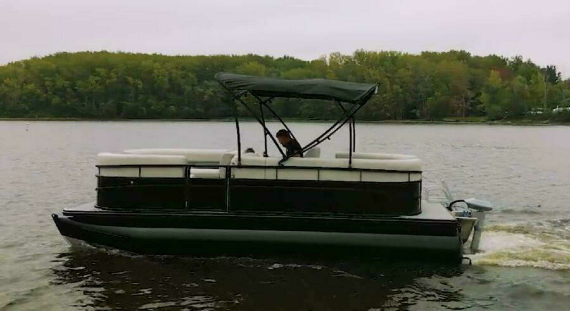 2024 Vision WX Tritoon - Image 9
