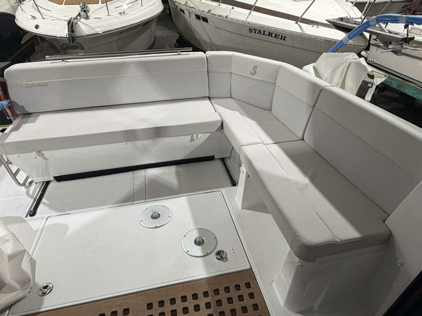 2026 Beneteau Antares 11 - Image 15
