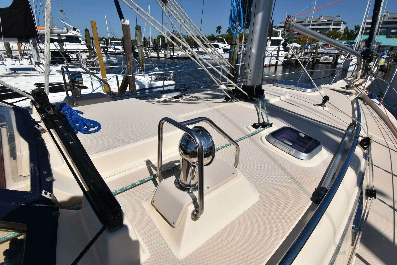 2019 Island Packet 349 - Image 3