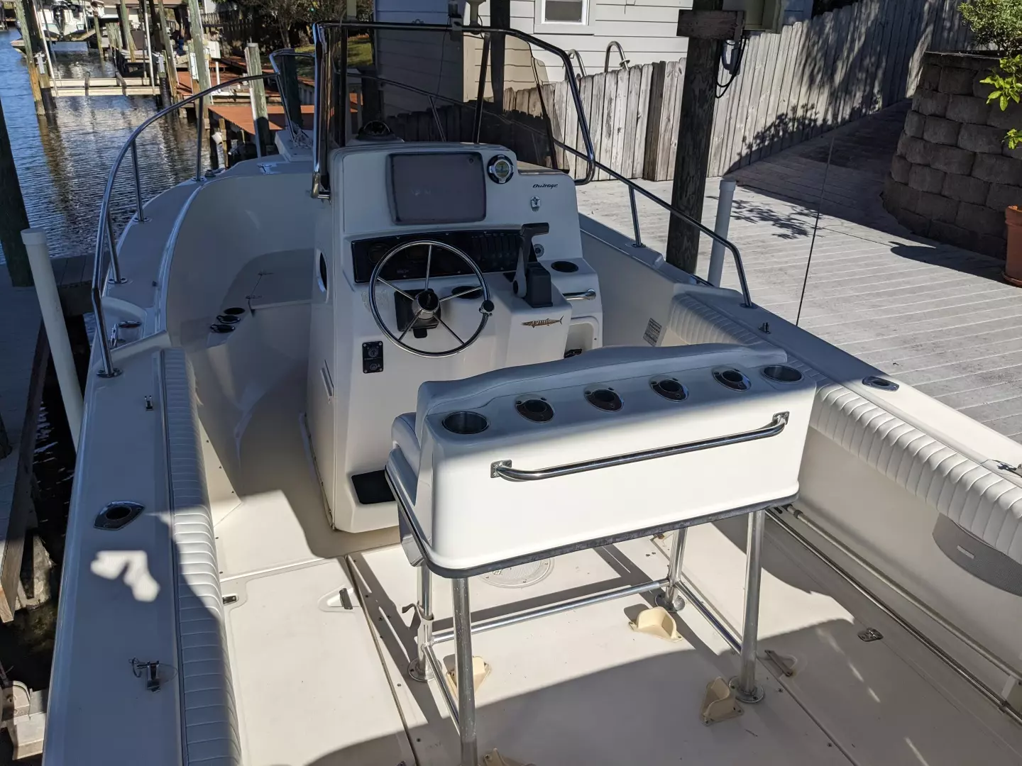 1998 Boston Whaler 23 Outrage - Image 7