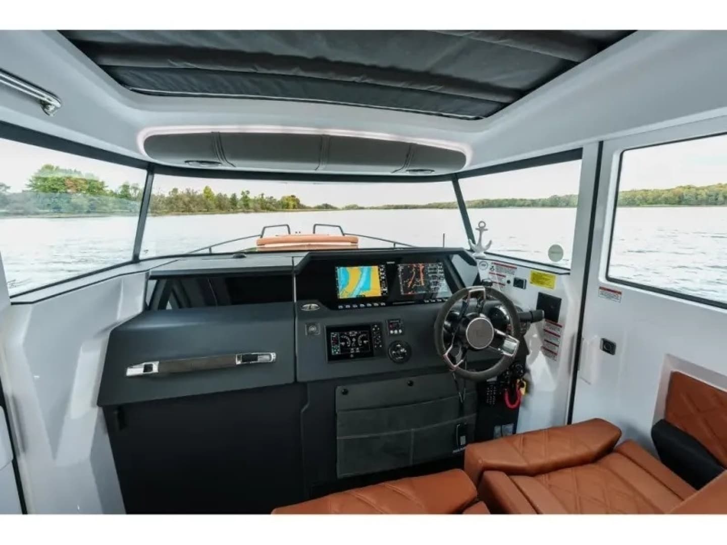 2022 Axopar 37 XC CROSS CABIN - Image 16