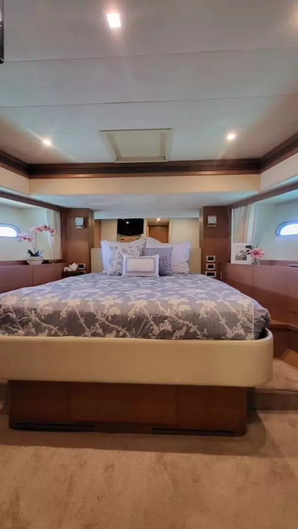2007 Ferretti Yachts 780 - Image 26