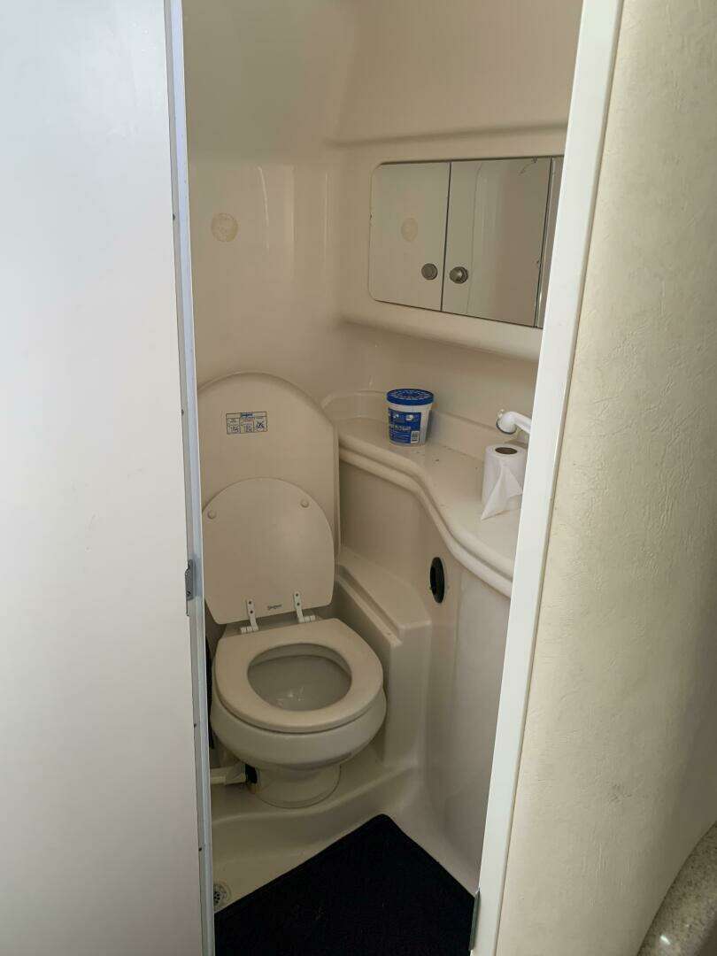 2005 Sea Ray 340 Sundancer - Image 8