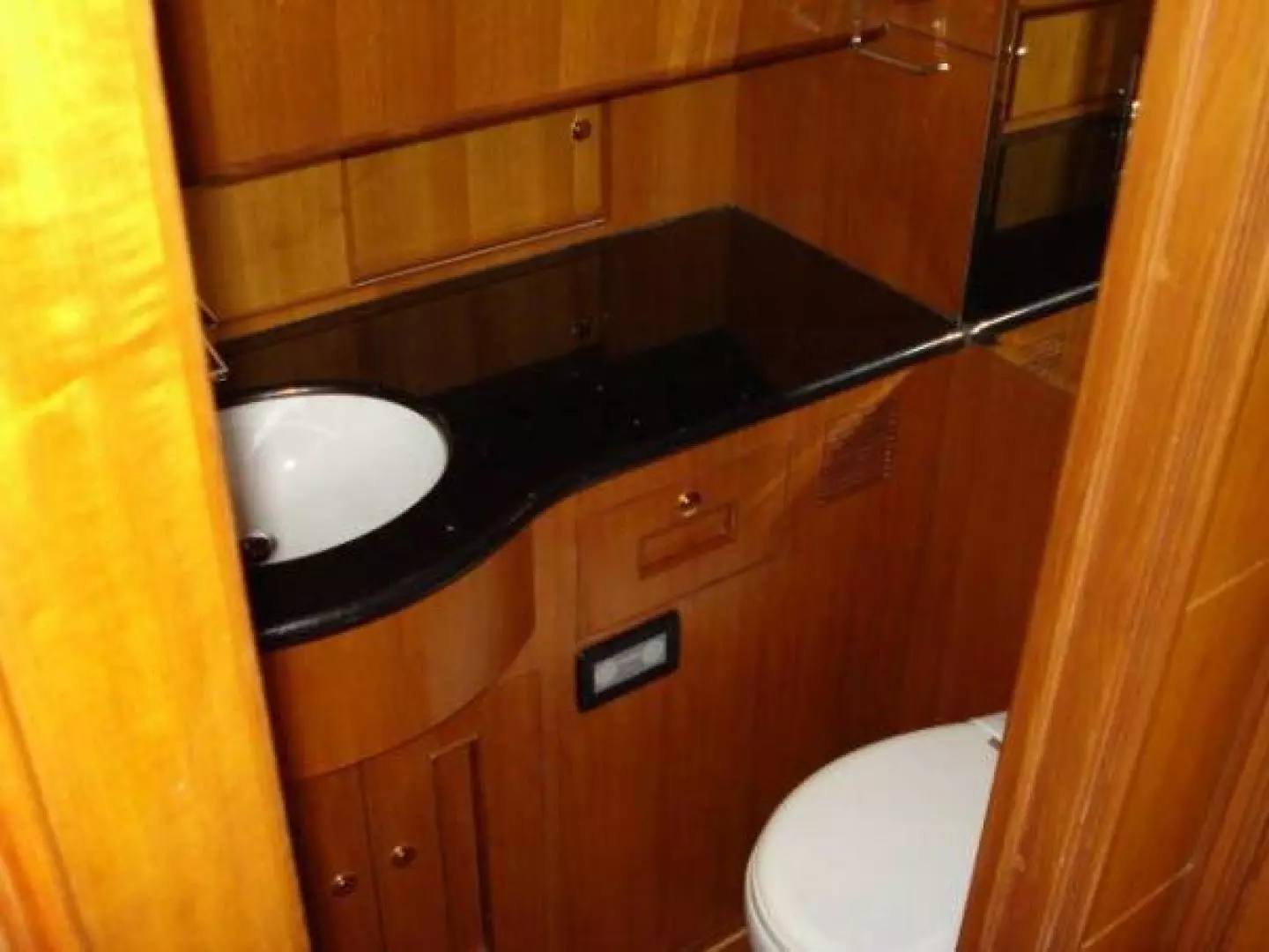 2005 Ocean Alexander Motor - Image 12
