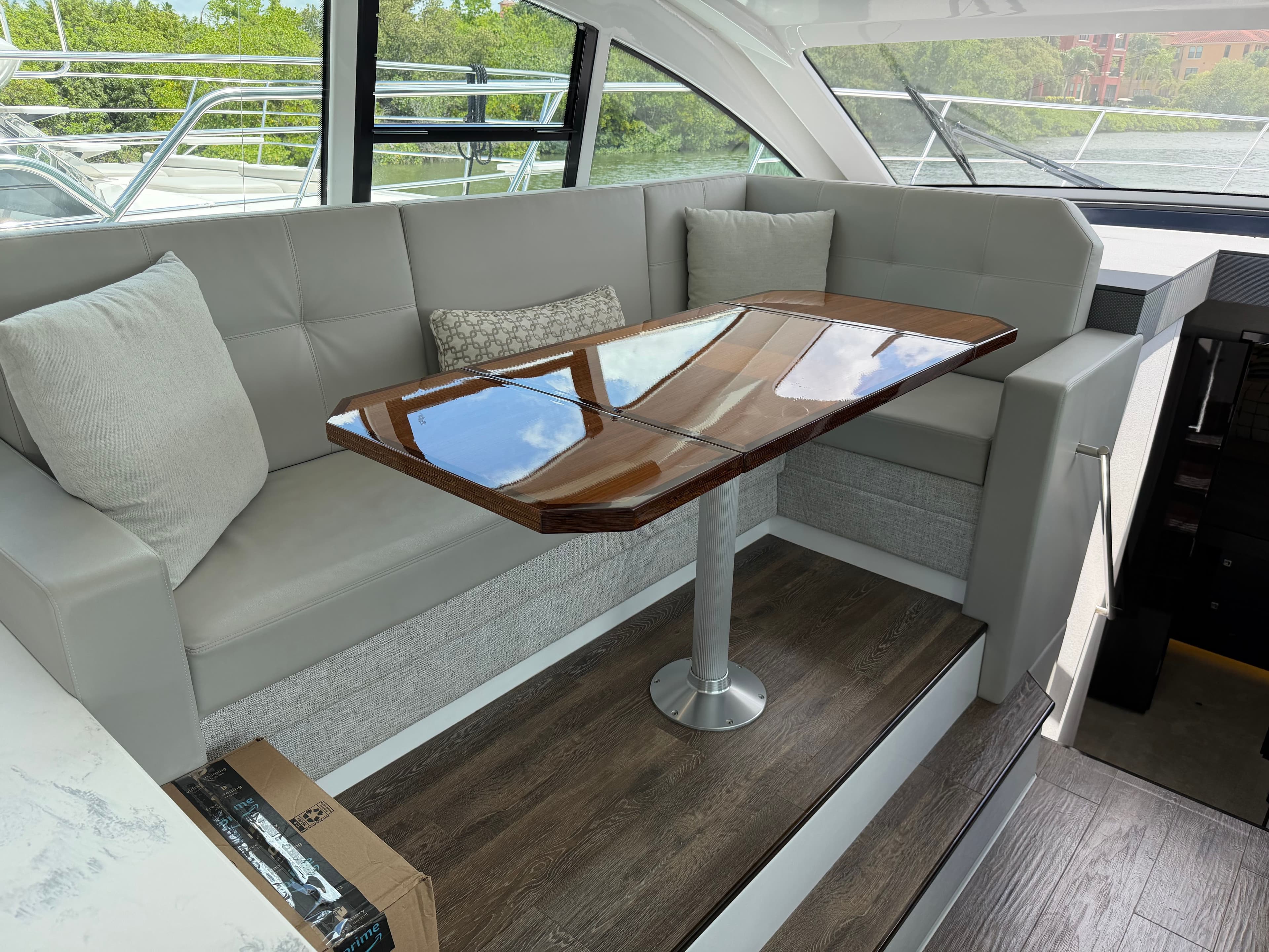 2022 Cruisers Yachts 46 Cantius - 28