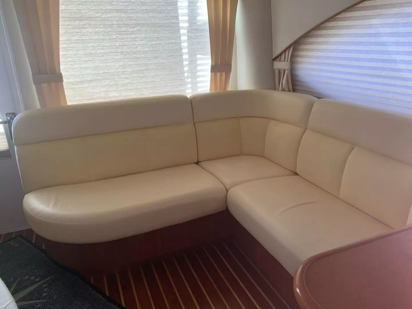 2008 Tiara Yachts 3900 Convertible - Image 7