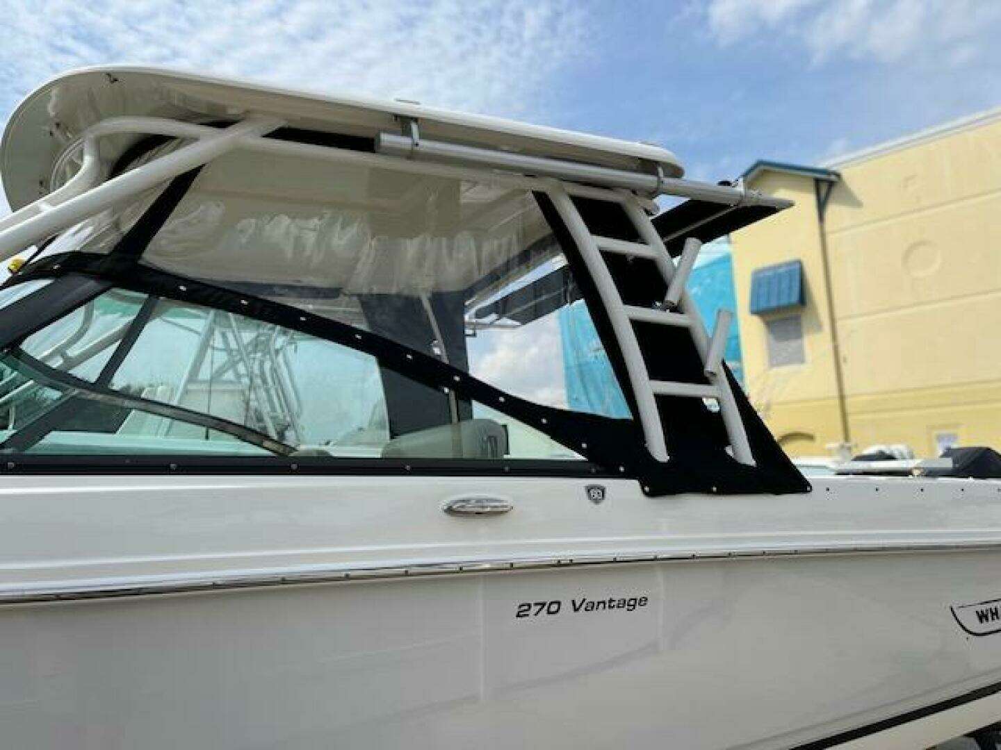 2018 Boston Whaler 270 Vantage - Image 7