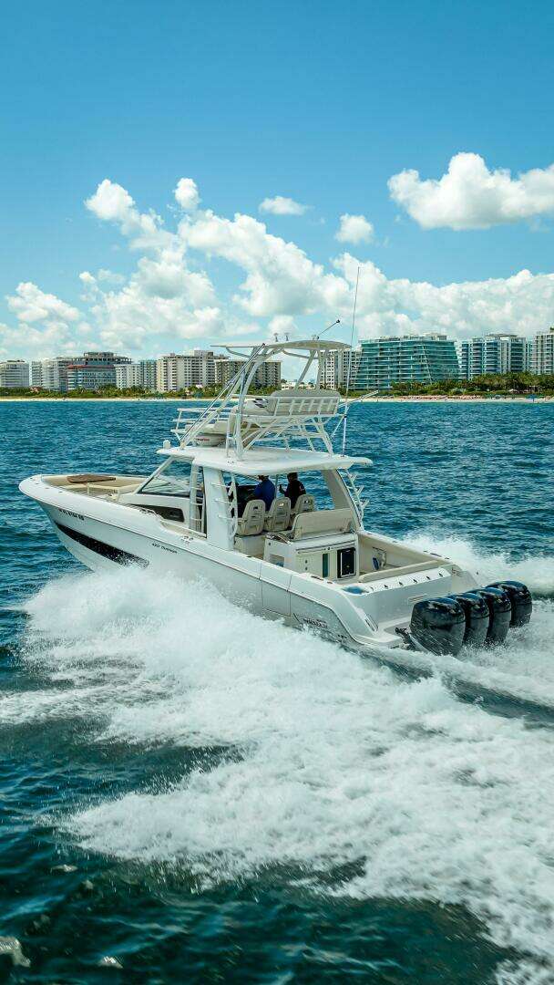 2016 Boston Whaler — - Image 45