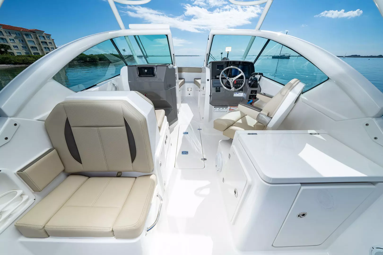 2021 Pursuit DC 266 Dual Console - Image 23