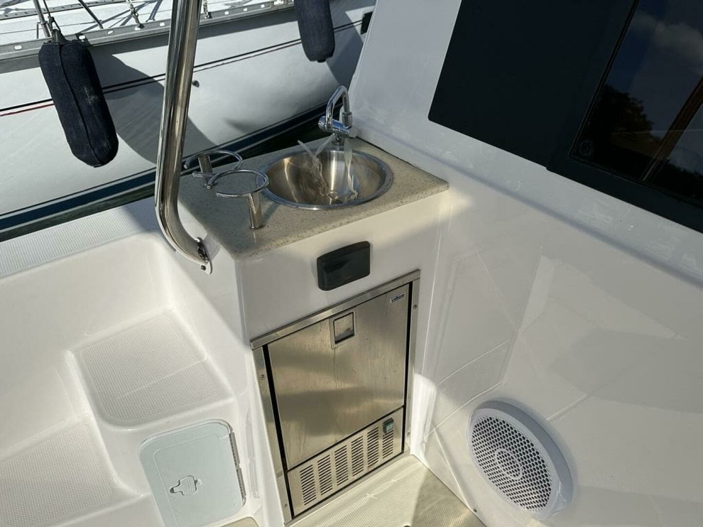 2020 Ranger Tugs R41CB - Image 34