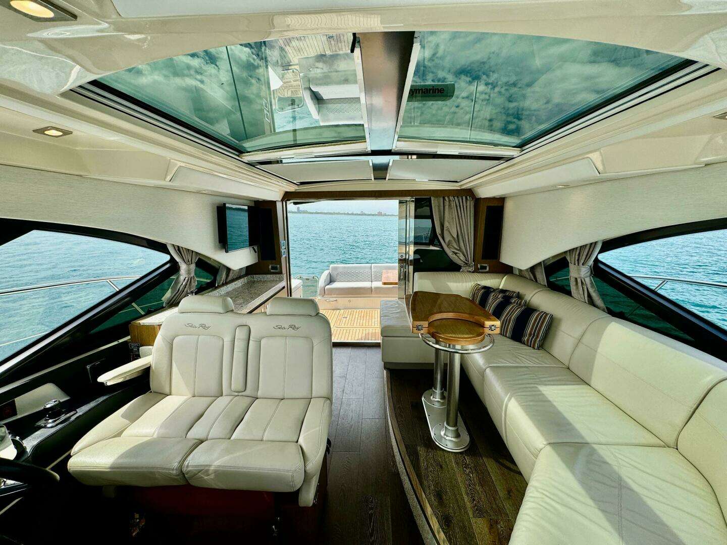 2017 Sea Ray 510 Sundancer - Image 19