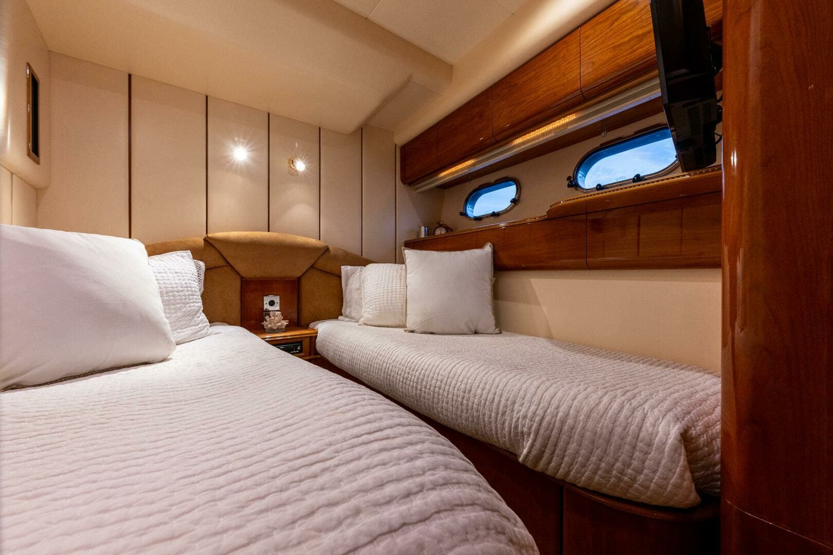 2002 Viking Princess 72 Princess Yacht - Image 61