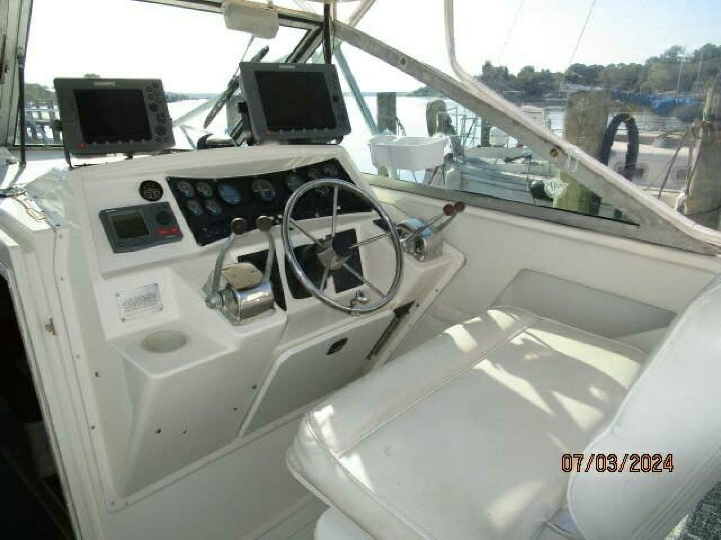 1996 Wellcraft 3300 Coastal - Image 30